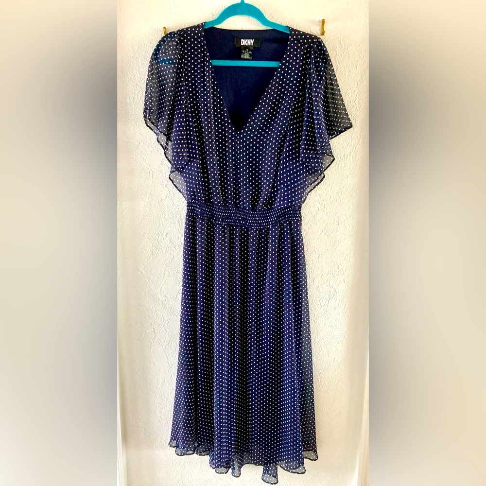 DKNY flowing & fashionable Maxi dress